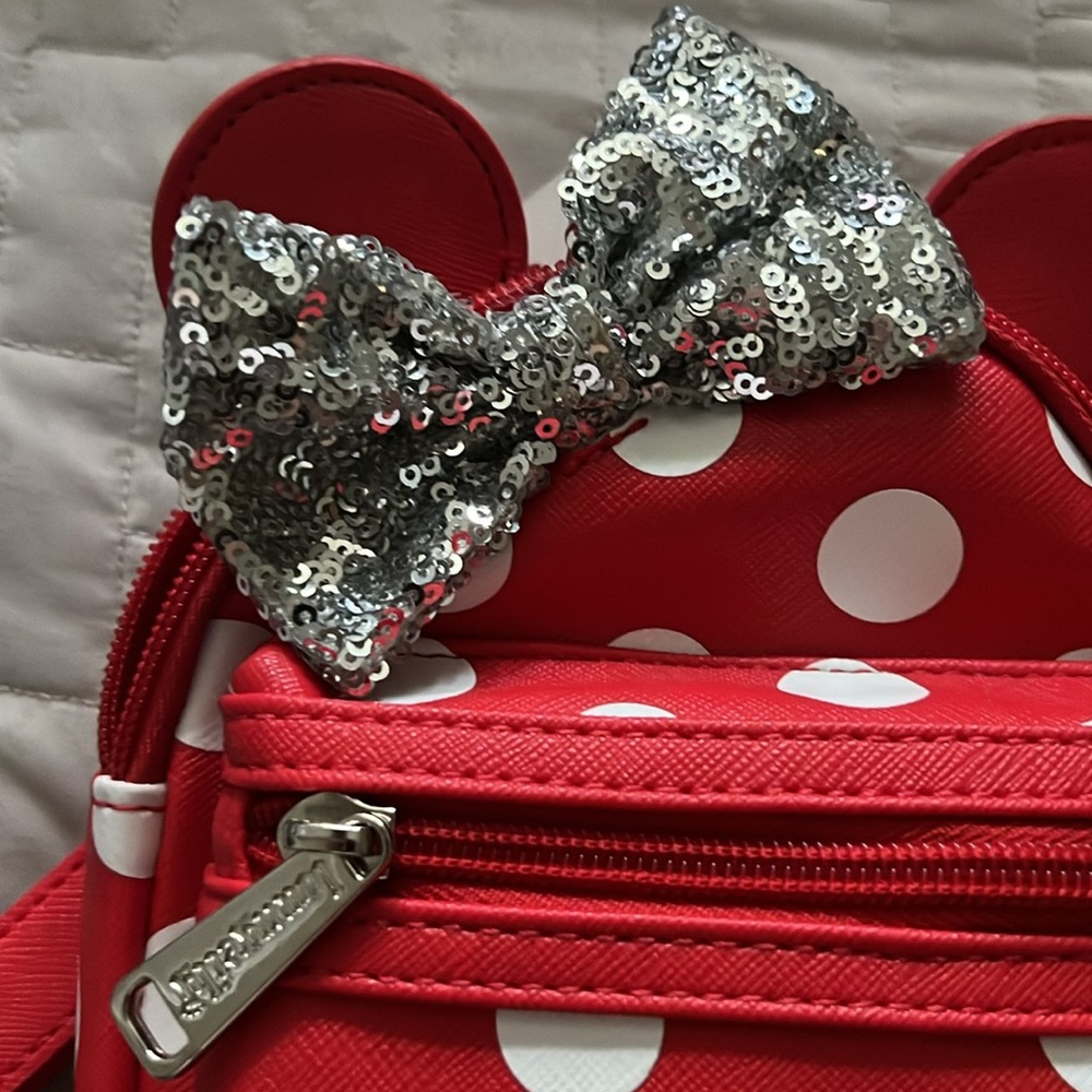 LOUNGEFLY  MINNIE MOUSE MINI BACKPACK WRISTLET BELT BAG - Picture 2 of 4